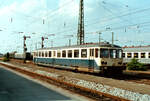 Ort ist evtl. wieder Nördlingen Bahnhof, DB-Akkuzug der Baureihe 515 (515 018-9), Sommer 1984