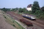 515 536 rollt  durch den arg rückgebauten Bahnhof Bövinghausen in Richtung Dortmund, 29.04.1993.