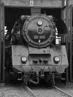 Die Dampflokomotive 03 1010 Anfang April 2017 in Dresden-Altstadt.