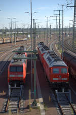 Blick auf Abstellgleise Halle G, hier sind noch Lokomotiven der Baureihe 233 stationiert.Links im Bild 152 140-0. 02.06.2019  08:18 Uhr.  