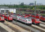 146 563-2 und 146 554-1 stehen gemeinsam auf den Gleisen des Bw Mannheim Rbf.