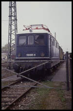 Die Vorserien Elektrolok der D B 110005 am 30.3.1991 im Außenbereich des Museums Nördlingen.