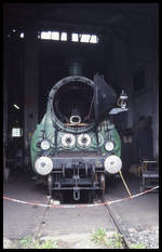Eisenbahn Museum Nördlingen am 16.5.1999: Mit geöffneter Rauchkammer Tür stand die bayerische S 3/6 Nr. 3673 im Lokschuppen.