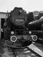 Die Dampflokomotive 52 3548-6 ist im Bayerischen Eisenbahnmuseum Nördlingen ausgestellt. (Juni 2019)