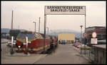 Bis zum Eingang hin standen am 9.10.1992 die Lokomotiven im BW Saalfeld.