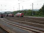 Blick ber das Bahnbetriebswerk Trier. Zu sehen sind einige Reisezug- und Doppelstockwagen.   10.08.07