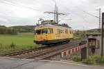 Nach Standortwechsel von Eichenberg zum B bei Reckershausen begegnete uns der Diagnose VT 701 167-9 erneut. Aufgrund eines Defekts am B ging es auch nur langsam voran. Aufgenommen am 05.10.2011.
