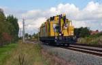 Dieses Oberleitungsmontagefahrzeug OMF1 war am 23.08.14 in Greppin auf dem Weg Richtung Bitterfeld.