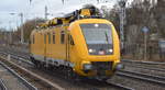 DB Netz mit dem Instandhaltungsfahrzeug für Oberleitungsanlagen (IFO)  711 116-4  am 22.12.20 Berlin Hirschgarten. Grüße an den TF. !!!!
