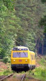 719 001 erreicht mit seiner letzten Fahrt an diesem Tag (NbZ 93723) bald den Bahnhof Ramsen. Auf dieser Strecke (Grnstadt-Eiswoog) wird dann wieder Ruhe einkehren. Auf ihr verkehren nur noch Sonntags Zge - und diese bestehen aus 628...