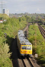 Den Nah- und Fernverkehr im Nacken hat 719 001 den S-Bahn-Haltepunkt Mülheim (Ruhr) West mit zügigem Tempo durchfahren.
