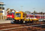 Fahrzeug  Netzinstandsetzung  und ausfahrender Regio mit BR 218 am Bf Euskirchen - 21.11.2011