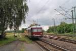 Ein Trumtriebwagen in alter roter Lackierung, in Lehrte am 18.08.2010.