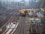 Am 22.03.2009 wird ein Gleisbauschienenkran KRC 810T am Aachener Westbahnhof vorbereitet um Weichen fr die Strecke nach Montzen einzubauen.