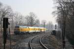 Und noch ein Messzug diesmal mit 218 477 und einem Gleismesszug auch kurz vor der Siebenbogenbrücke am 14.03.2014. Im Vordergrund der Abzeig nach Cadolzburg.