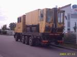 Am 13.07.2003 stand dieser Schieneschleif-LKW abgestellt in Berlin-Genshagen 