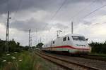 410 101/102 (ICE-S) von München-Freimann Versuchsanstalt nach Berlin-Rummelsburg (Triebzuganlage) in Röblingen am See auf der Bahnstrecke Halle–Hann.