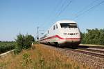 Am 10.07.2015 fuhr DB Systemtechnik 410 101-0 als Messzug bei Hügelheim durch das Markgräflerland in Richtung Schweizer Grenze.