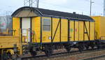 Bahndienst-Wohnwagen D-DB 40 50 112-2 016-2 der DB Bahnbau Gruppe als Beiwagen vomn Umbauzug BRM 161/ RM 801-2 gezogen von 232 223-8 am 04.04.18 Bf.