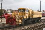 Schneeschleuder 716 002-1 abgestellt auf den Werksgelnde der Bahn in Fulda. Aufgenommen am 18. Oktober 2009.