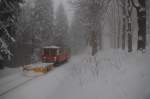 479 203 mit Schneepflug vorne dran am 24.02.2013 bei Oberweibach-Deesbach Richtung Cursdorf.