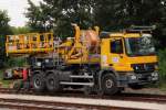 Zweiwege Actros 3346 Balfour Beatty in Hochstadt/ Marktzeuln am 24.07.2013.