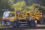 Zweiwege Atego 1828 Balfour Beatty in Hochstadt/ Marktzeuln am 08.10.2013. 