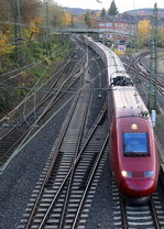 Der Thalys aus Paris(F) nach Köln-Messe-Deutz(D) und kommt aus Richtung Belgien,Aachen-Süd(D) und fährt gleich in den Aachener-Hbf ein.