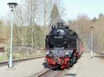 Einfahrt 99 6001 in den Bahnhof Alexisbad am 24.