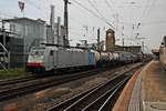 Am 20.10.2015 fuhr Railpool/Lokomotion/BLS Cargo 186 251 mit einem Containerzug nach Itelien durch Basel Bad Bf gen Rangierbahnhof Muttenz.