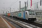 Mit einem Containerzug (Rekingen (CH) - Rheinhausen) fuhr am 20.01.2016 die Railpool/BLS Cargo 187 008-8  DVA - I´m insured with the DVA.  über Gleis 1 durch den Badischen Bahnhof von Basel