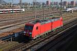 Durchfahrt am 09.03.2016 von 185 286-2 über Gleis 1 durch den Badiscehn Bahnhof von Basel, nachdem sie einen Güterzug in den Rangierbahnhof von Muttenz gebracht hatte, in Richtung Basel Bad