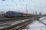 Ausfahrt am 19.01.2017 von MGW 183 500 mit einem  Euro-Express -Sonderzug aus dem verschneiten Badischen Bahnhof von Basel in Richtung Katzenbergtunnel/Freiburg (Breisgau).