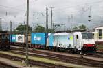 BLS Cargo 186 108 am 30.07.2014 mit einem Containerzug bei der Durchfahrt in Basel Bad Bf gen Muttenz.