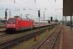 Einfahrt am 29.06.2015 von 101 070-1 mit dem IC 61419 (Duisburg Hbf - Basel SBB)/CNL 40419 (Amsterdam Centraal - Zürich HB)/CNL 479 (Hamburg-Altona - Zürich HB) in den Badischen Bahnhof von