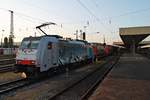 Ausfahrt am Morgen des 09.07.2015 von Railpool/BLS Cargo 186 104  1 Locomotive / 4 Countries  mit einem Containerzug nach Rotterdam aus Basel Bad Bf gen Deutschland.