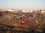 101 054 erhält mit ihrem EuroCity Einfahrt in den Bahnhof Berlin-Gesundbrunnen. 05.03.2012