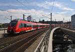 442 851-2 kam am 14.5.2017 zusammen mit 442 845-4 und 442 341-4 als  Cruise Train Berlin  von Warnemünde nach Berlin Ostbahnhof.