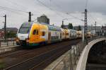 Hier 445 100-1 als RE2 (RE37369) von Berlin Ostbahnhof nach Wittenberge, bei der Einfahrt am 27.6.2013 in Berlin Hbf.