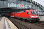 Hier 182 001 mit einem RE1 (RE18116) von Frankfurt(Oder) nach Magdeburg Hbf., bei der Einfahrt am 15.3.2014 in Berlin Hbf.