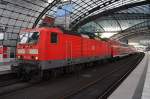 Hier 143 812-6 mit einer RB14 (RB18925) von Nauen nach Berlin Schönefeld Flughafen, dieser Zug stand am 15.3.2014 in Berlin Hbf.