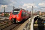 Hier 442 320-8 als RE7 (RE18728)  Airport-Express  von Dessau Hbf.