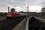 Hier 101 089-1 mit IC148 von Berlin Ostbahnhof nach Amsterdam Centraal, bei der Einfahrt am 28.6.2014 in Berlin Hbf.