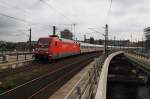 Hier 101 036-2 mit IC146 von Berlin Ostbahnhof nach Amsterdam Centraal, bei der Einfahrt am 14.7.2014 in Berlin Hbf.