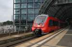 Hier 442 817-3 als RB18019 von Berlin Zoologischer Garten nach Berlin Ostbahnhof, bei der Ausfahrt am 14.7.2014 aus Berlin Hbf.