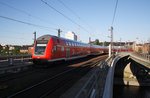 In den letzten Sonnenstrahlen des 13.5.2016 erreicht der RE1 (RE18186) von Frankfurt(Oder) nach Brandenburg Hauptbahnhof den Berliner Hauptbahnhof.