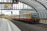 S75 nach Wartenburg S-Bahn Berlin in Berlin Hbf, am 10.08.2016.