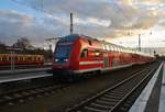 RE3 (RE3352) von Berlin Hauptbahnhof (tief) nach Schwedt(Oder) erreicht am 11.3.2017 Berlin Lichtenberg.