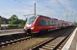 442 321-6 verlässt am 14.5.2017 als RE7 (RE3710)  Airport-Express  auf dem Weg von Dessau Hauptbahnhof nach Berlin Schönefeld Flughafen den Bahnhof Berlin Lichtenberg.