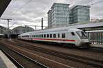 IC1915 nach Tübingen Hauptbahnhof macht sich am 1.1.2018 im Berliner Ostbahnhof auf den Weg.